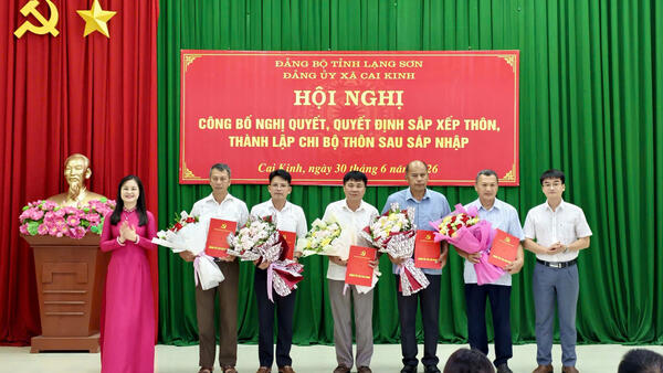 Hội nghị công bố Nghị quyết, Quyết định sắp xếp thôn, thành lập chi bộ sau sáp nhập