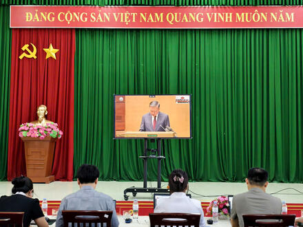 Kinh tế - Chính trị