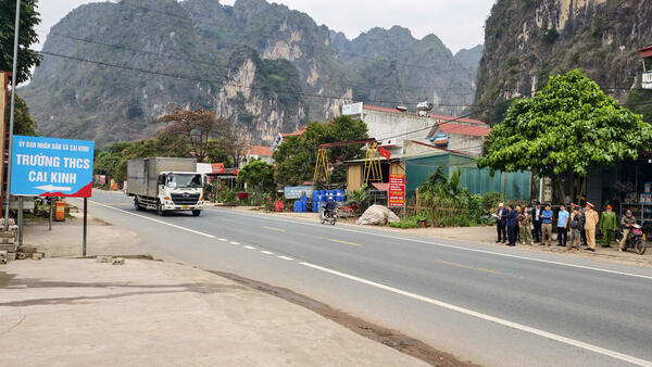 Kiểm tra, rà soát điểm đen mất an toàn giao thông tại xã Cai Kinh