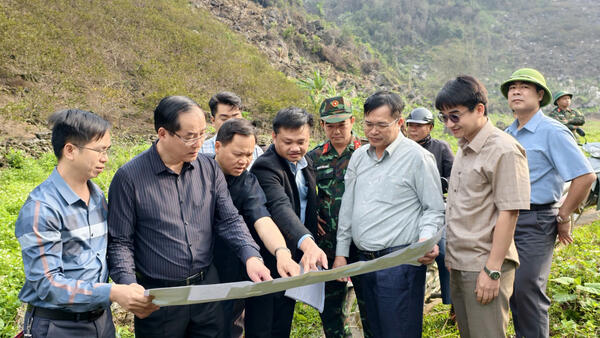 HĐND tỉnh Lạng Sơn khảo sát tuyến đường đèo loi