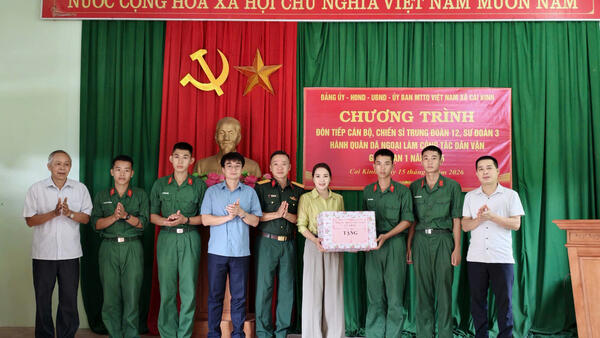 Xã Cai Kinh đón tiếp cán bộ, chiến sĩ Trung đoàn 12, Sư đoàn 3 hành quân dã ngoại làm công tác Dân vận giai đoạn I, năm 2026