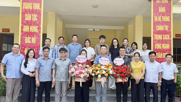 Lãnh đạo xã Cai Kinh Chúc mừng kỷ niệm 81 năm ngày truyền thống các ngành Khối Hành chính Nhà nước (28/8/1945 - 28/8/2026)