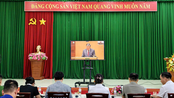 Hội nghị toàn quốc nghiên cứu, học tập, quán triệt và triển khai thực hiện một số Nghị quyết, Chỉ thị của Bộ Chính trị